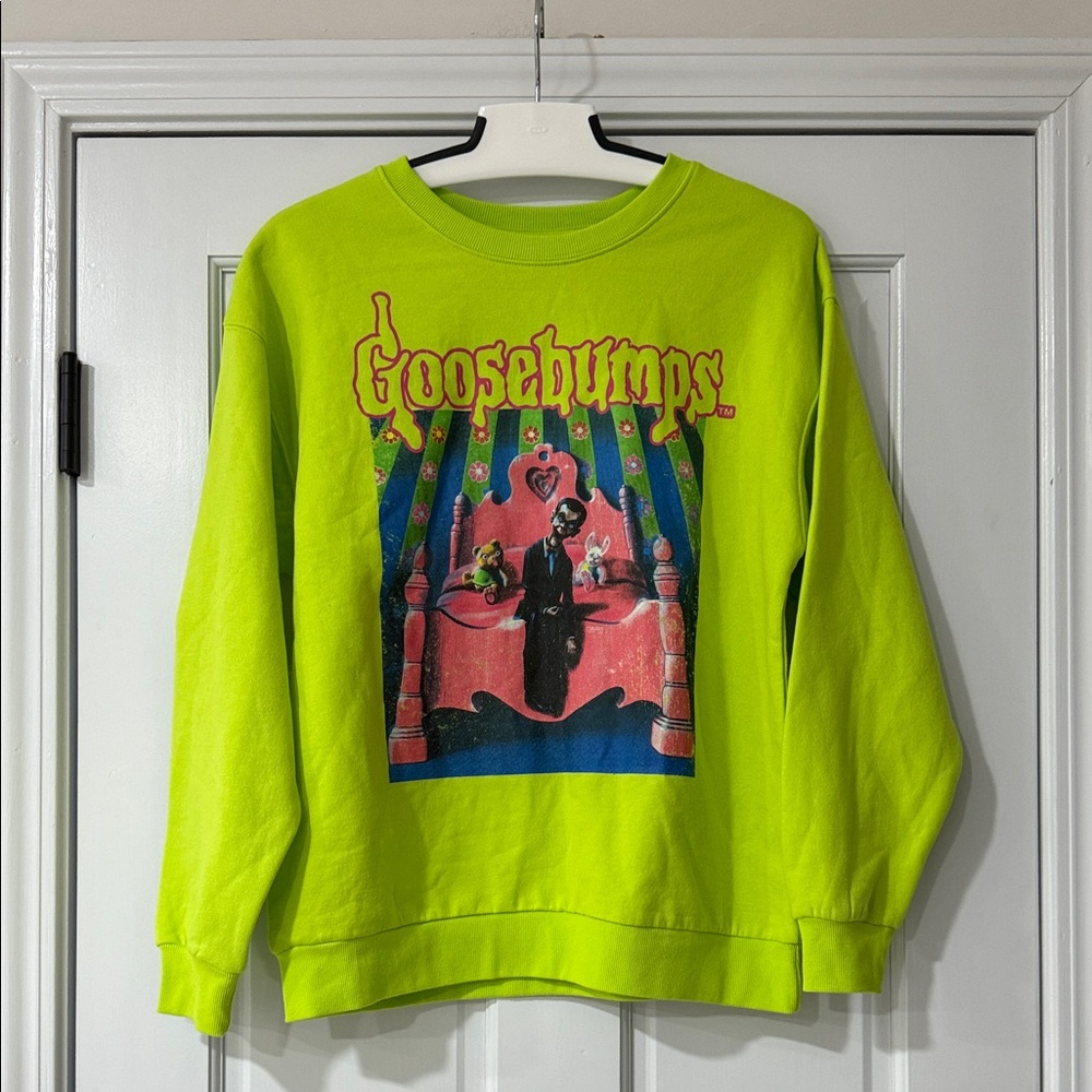 Goosebumps, Classic 90s Slappy Dummy Cover long sleeve pullover neon green S